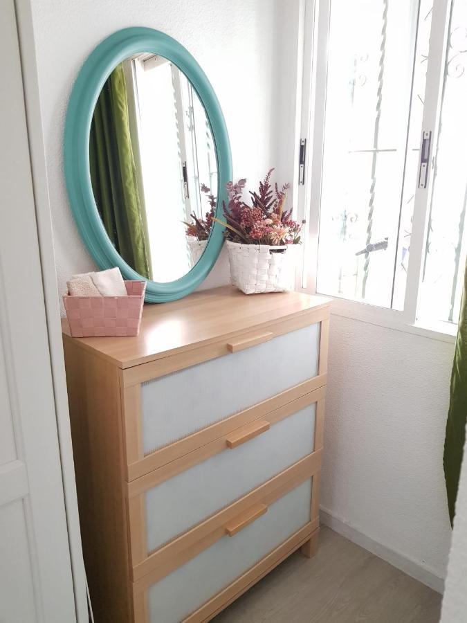 Apartamento Los Alfares De Triana Appartamento Siviglia Esterno foto