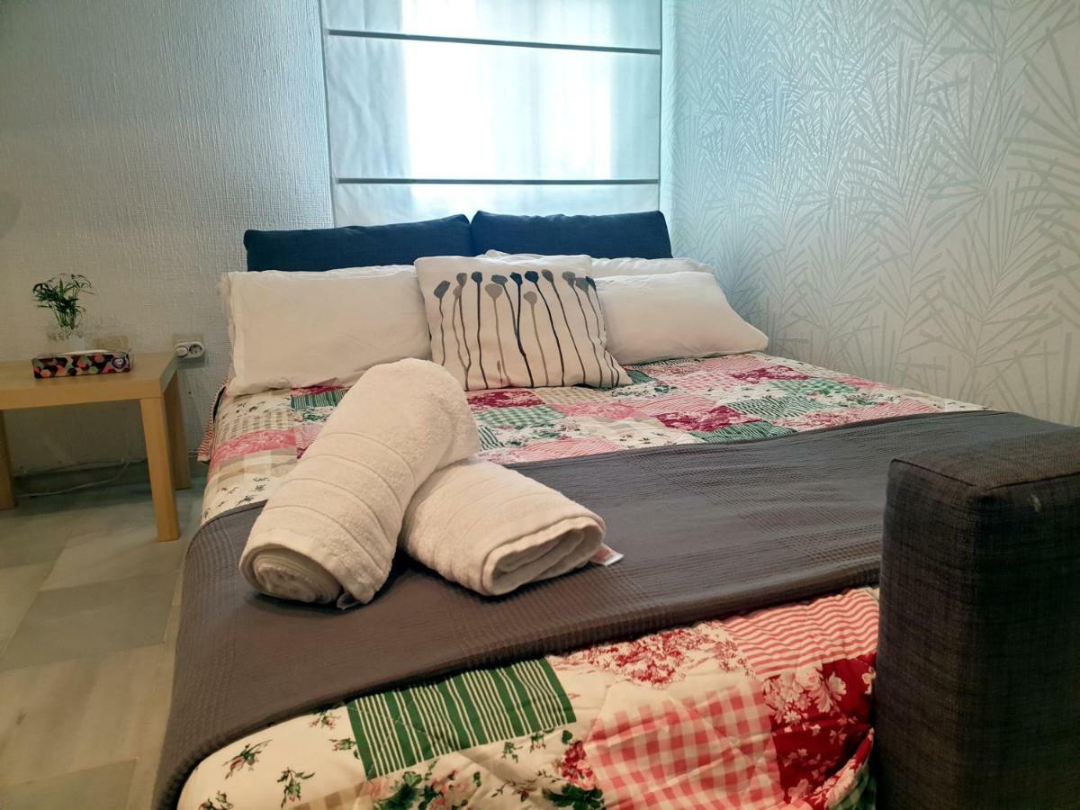 Apartamento Los Alfares De Triana Appartamento Siviglia Esterno foto